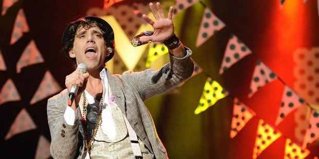 mika-grenoble-live